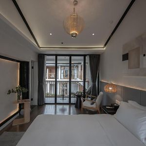 Deluxe  King Suite Mainland Chinese Citizens